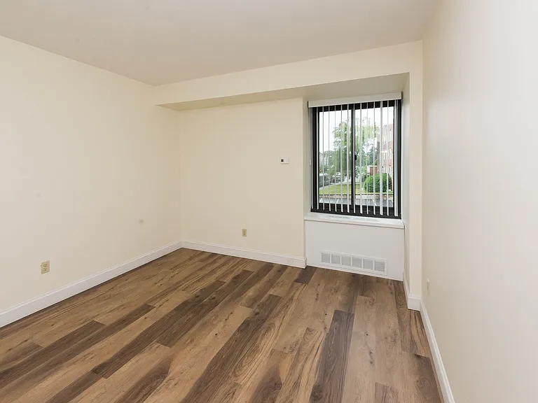 Lakewood Apartments — Photo 26