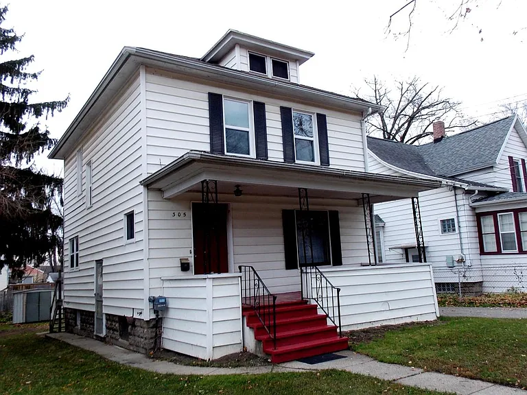 305 Smith Ave — Photo 3