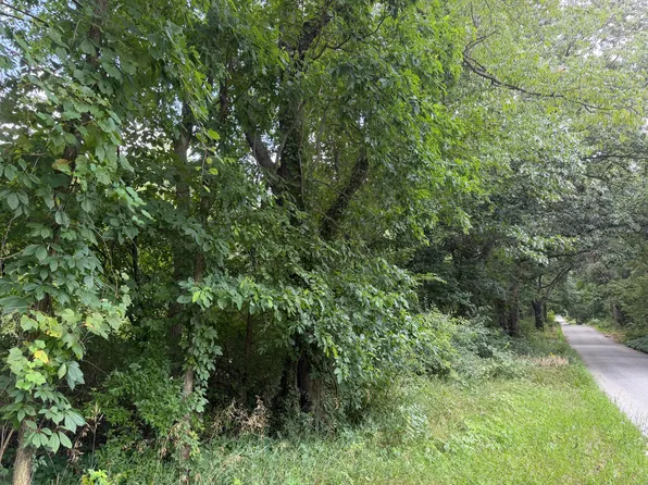 Nubour St, Dowagiac, MI 49047