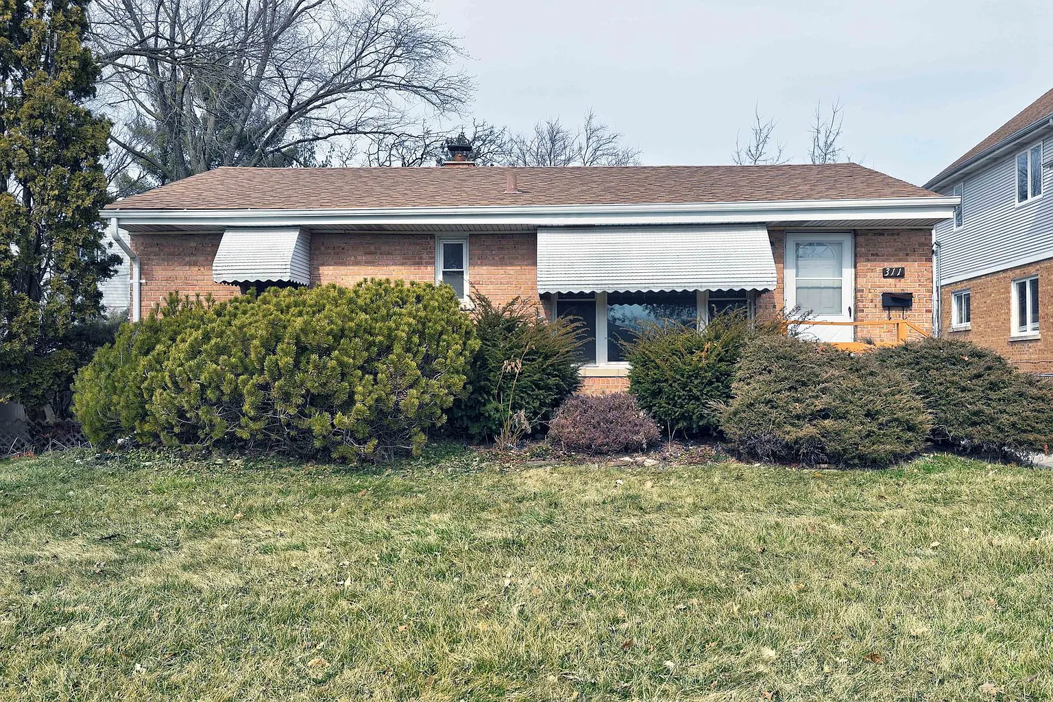 311 E Butterfield Rd photo 1