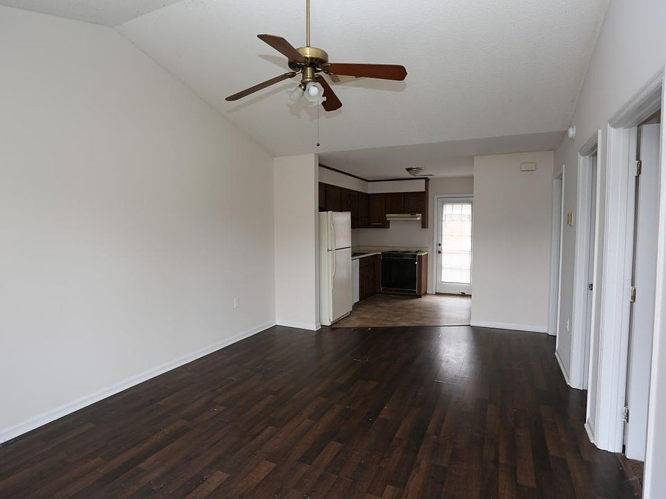 1st image of 140-88 Lanier Dr