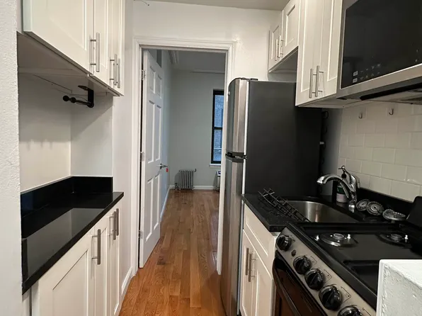 11 East 32nd Street image 1 of 7