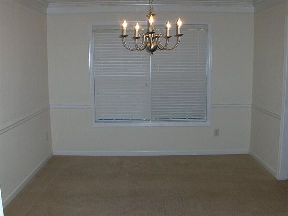 5th image of 6021 Cole Ln