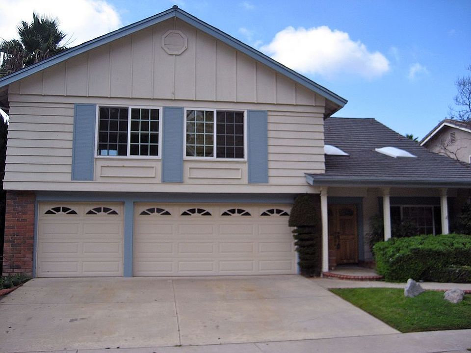 20921 Avenida Amapola