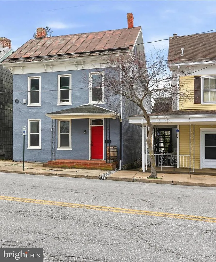 34 W Salisbury St photo 1