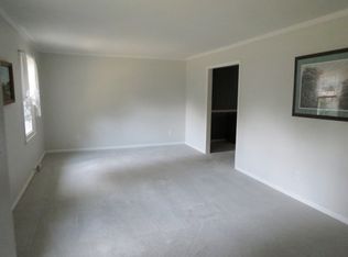 1225 Baypoint Dr, Seneca, SC 29672