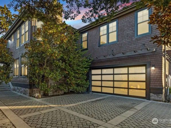 1910 15th Avenue E, Seattle, WA 98112