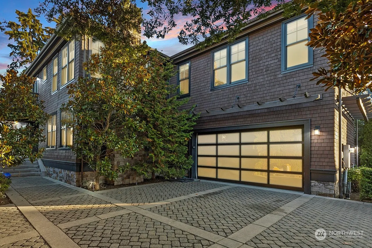 1910 15th Avenue E photo 1