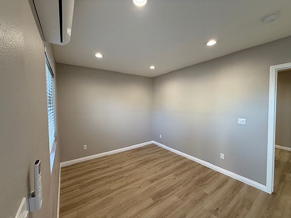 3rd image of 705 Pine Dr #B