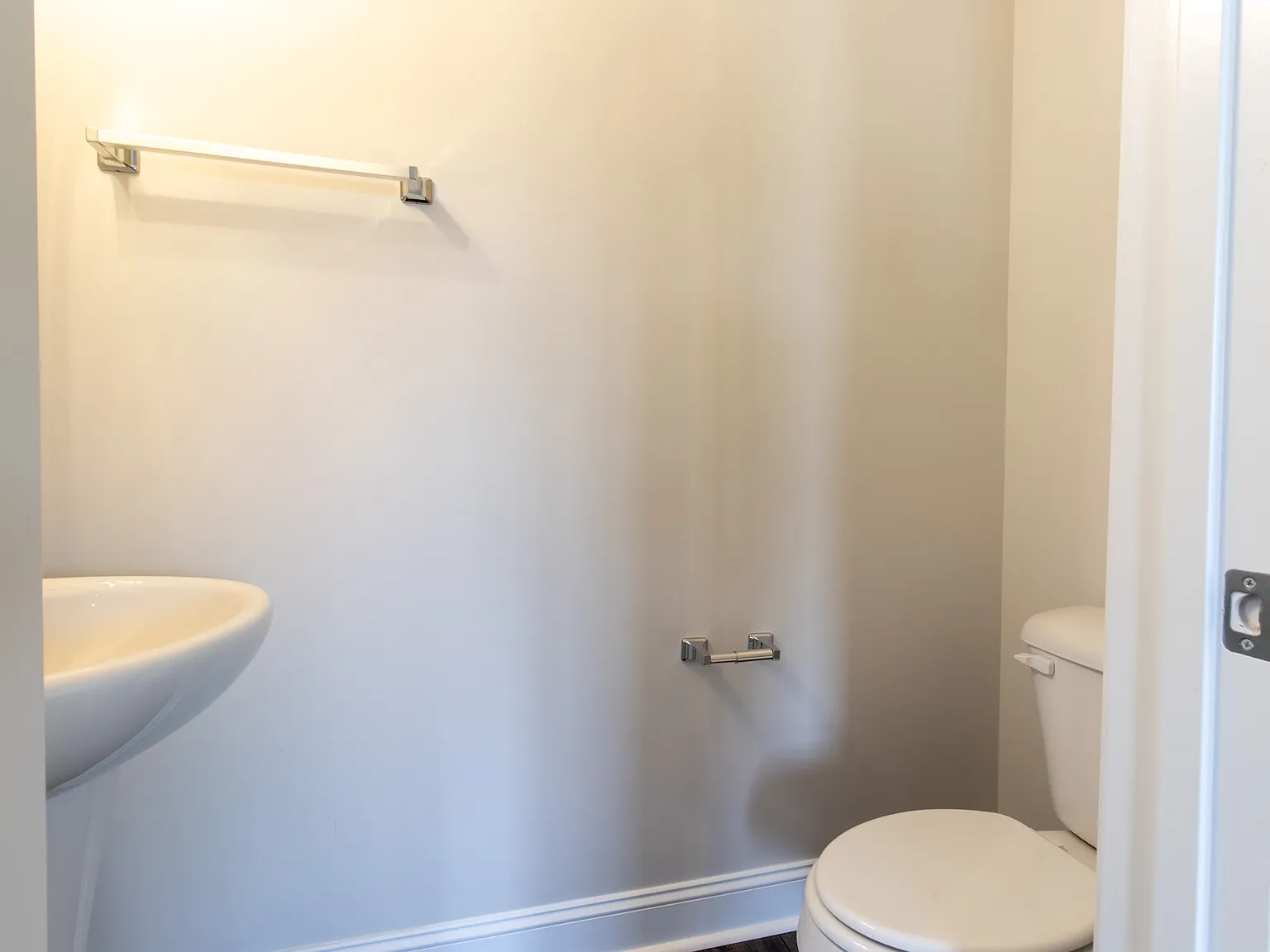 3 bed, 1462 sqft, $2,150 — Photo 2