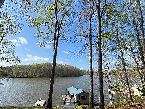 3rd image of 1088 Hyco Hills Rd