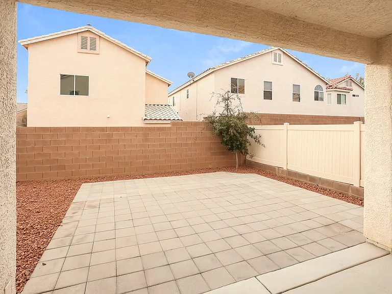 9007 Snowtrack Ave — Photo 15