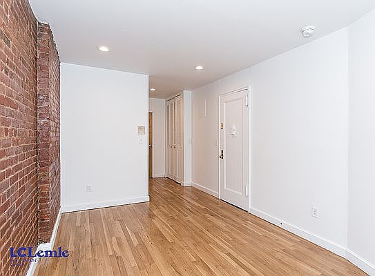 5th image of 1371 1st Ave #4B