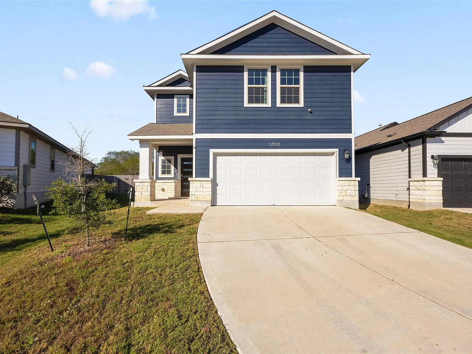 3 bed, 2.5 bath, 1852 sqft, $2,200 — Photo 1