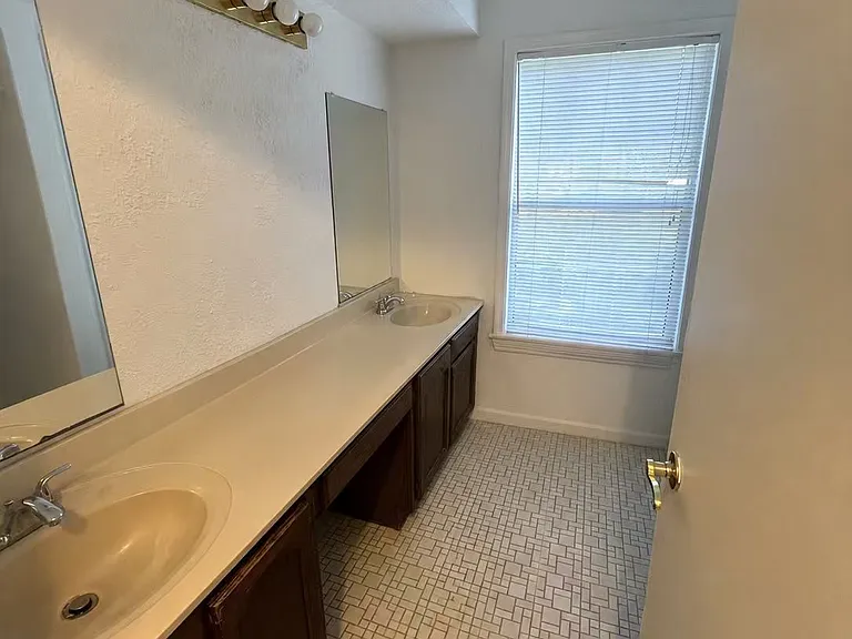 103 Claridge Ct #4 — Photo 10