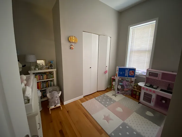 1320 N Hoyne Ave #2 — Photo 8