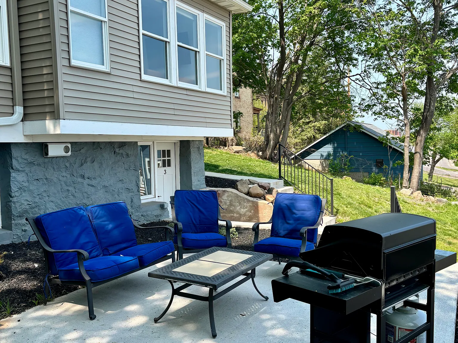 2 bed, 1.5 bath, 816 sqft, $2,300 — Photo 3