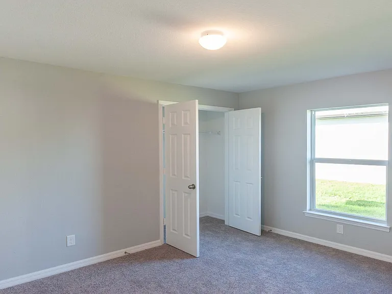 1805 SW 3rd Pl — Photo 12