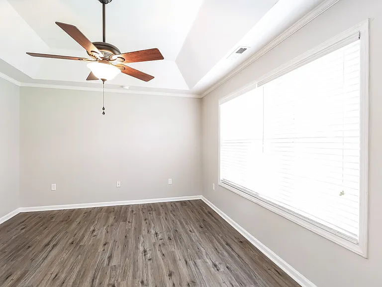 310 Tamarack Dr — Photo 10