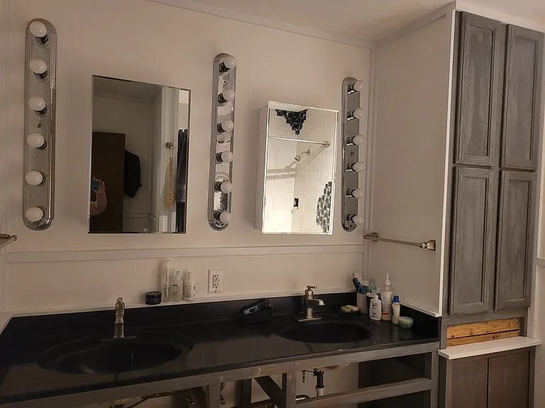 Dual sinks