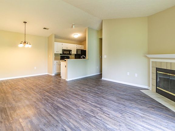 3rd image of 8515 Island Pines Pl APT 8
