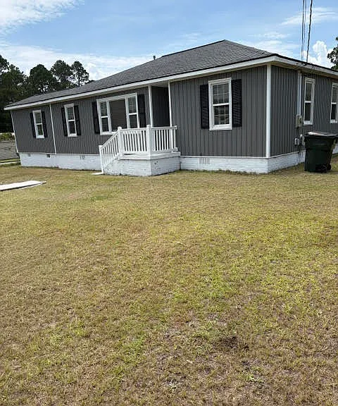 320 Hill St — Photo 1