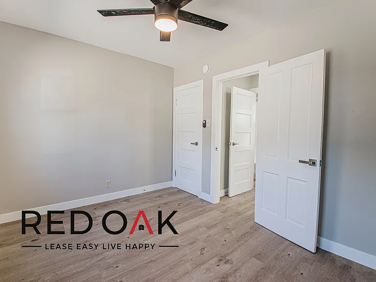 424 E 20th St #428.5 — Photo 17