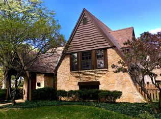 1118 W John St, Champaign, IL 61821