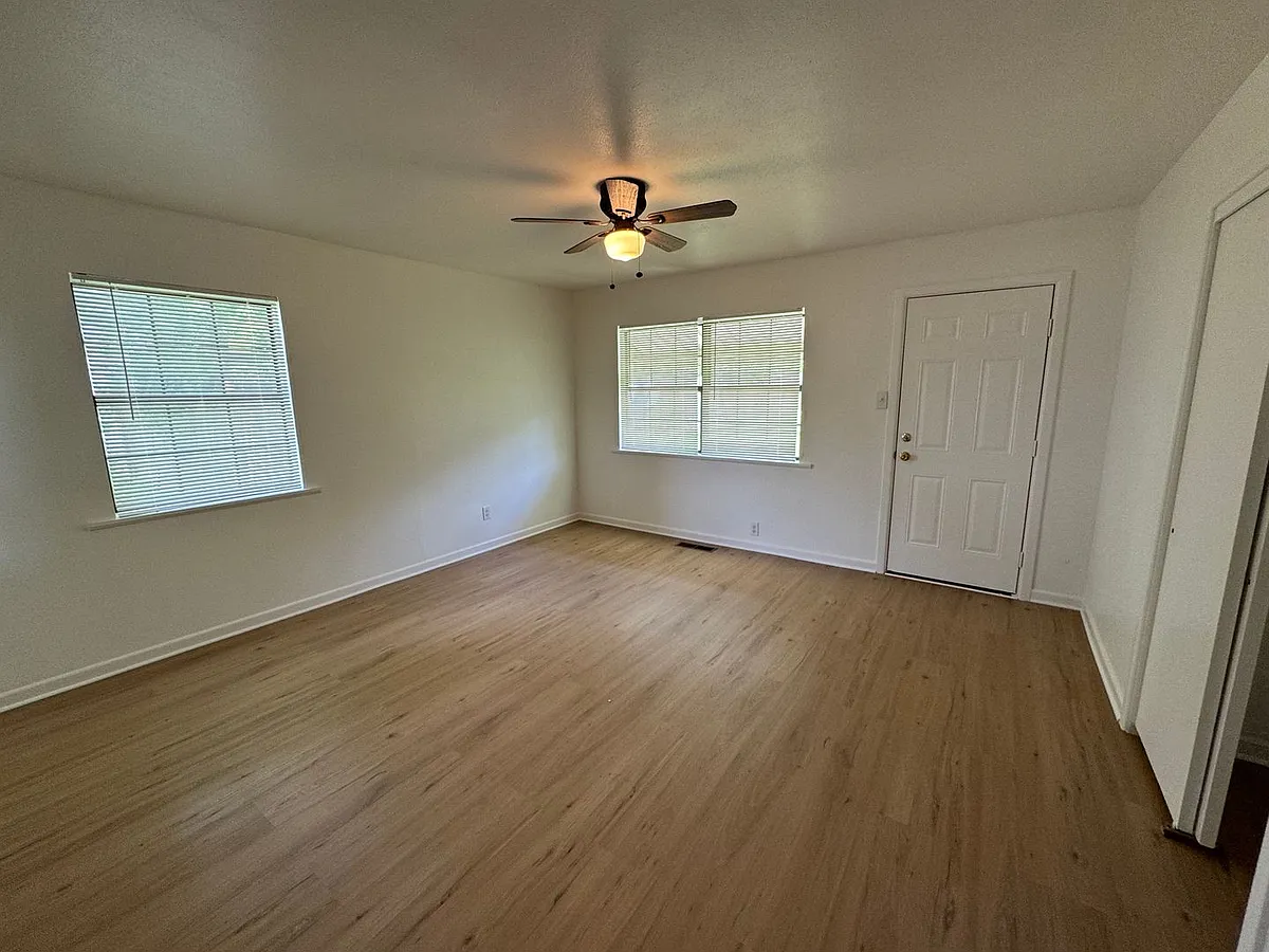Building Photo - 1109 Rambler Dr