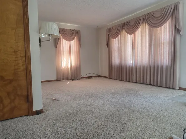 307 Thebe St, Cairo, NE 68824