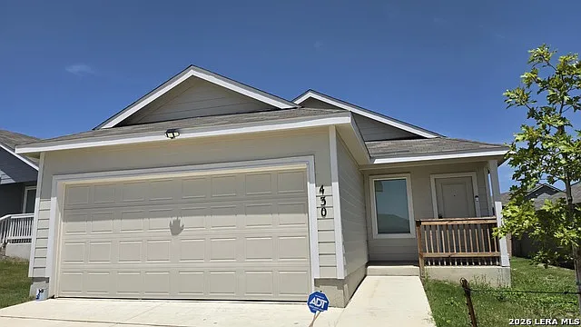4 bed, 2.0 bath, 1600 sqft, $1,600 — Photo 2