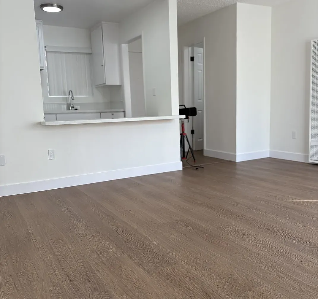 6815 Kelvin Ave. — Photo 3