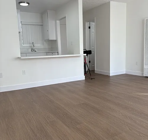 6815 Kelvin Ave. Photo 1