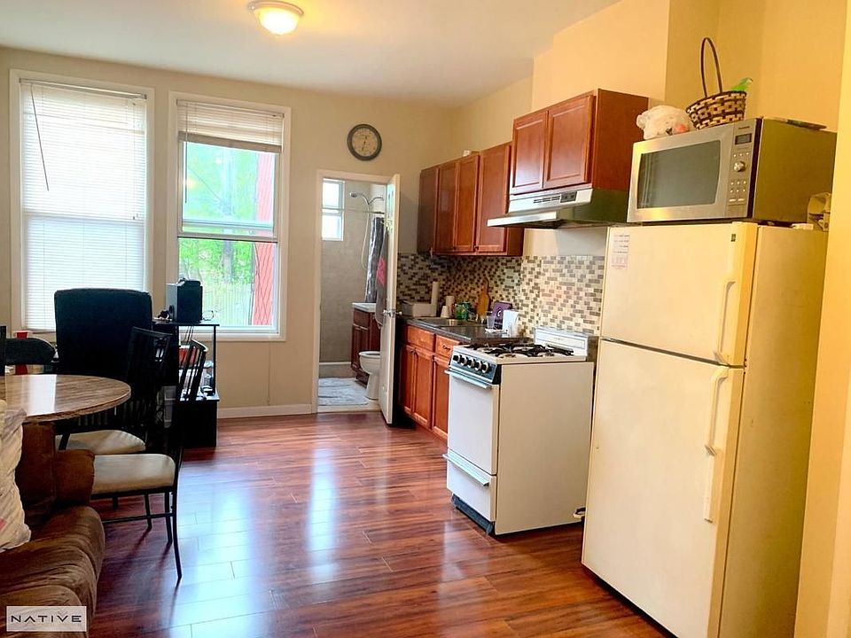 2nd image of 6 Saint Johns Rd #1