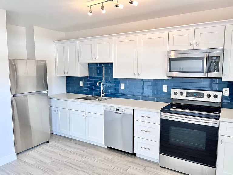 70 E Mitchell Dr #201 — Photo 6