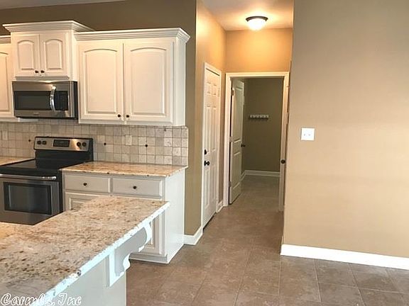 5th image of 2401 Willowbrook St