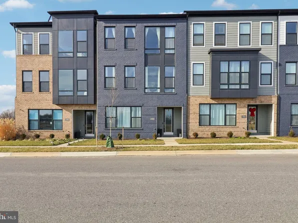 717 Fairmont Dr, Bowie, MD 20716