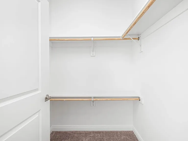 Union Club Apartments — Photo 19