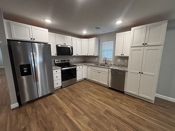 3rd image of 1610 Green Valley Cir