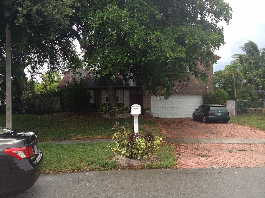 1st image of 400 SW 75th Ave