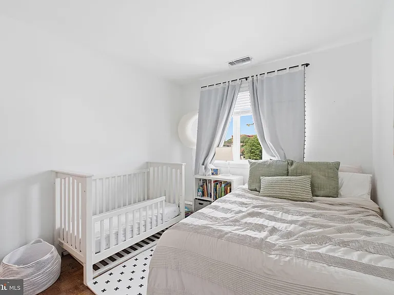 601 Wilkes St #301 — Photo 20