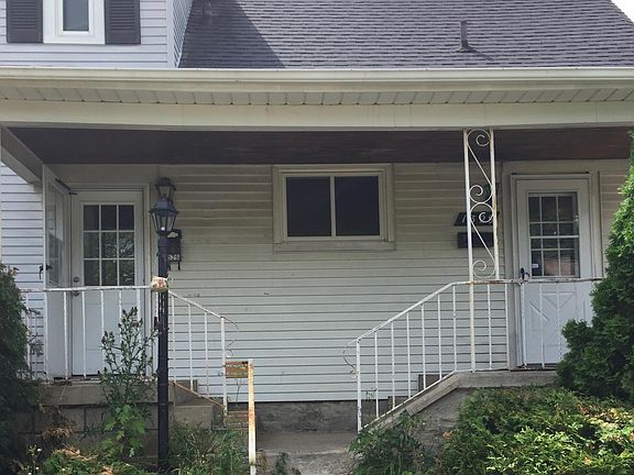 3rd image of 529 Curtis St NE