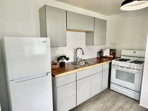 5th image of 485 Waianuenue Ave APT 224