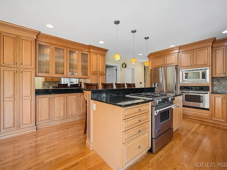 710 Peck Rd — Photo 10