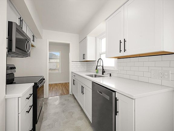 5th image of 1711 N Lacey St