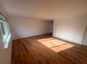 R2212 - Pinewood Apartments