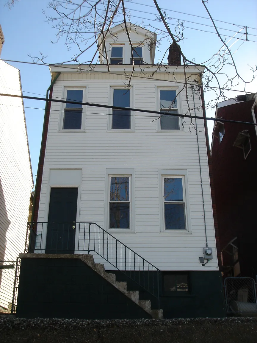 2414 Eccles St photo 1