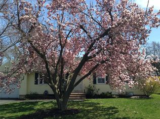 23 Rockledge Dr, West Hartford, CT 06107