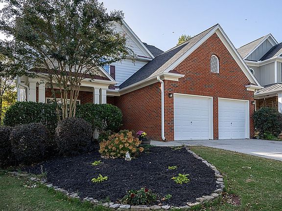 2nd image of 427 Mountain Mist Dr