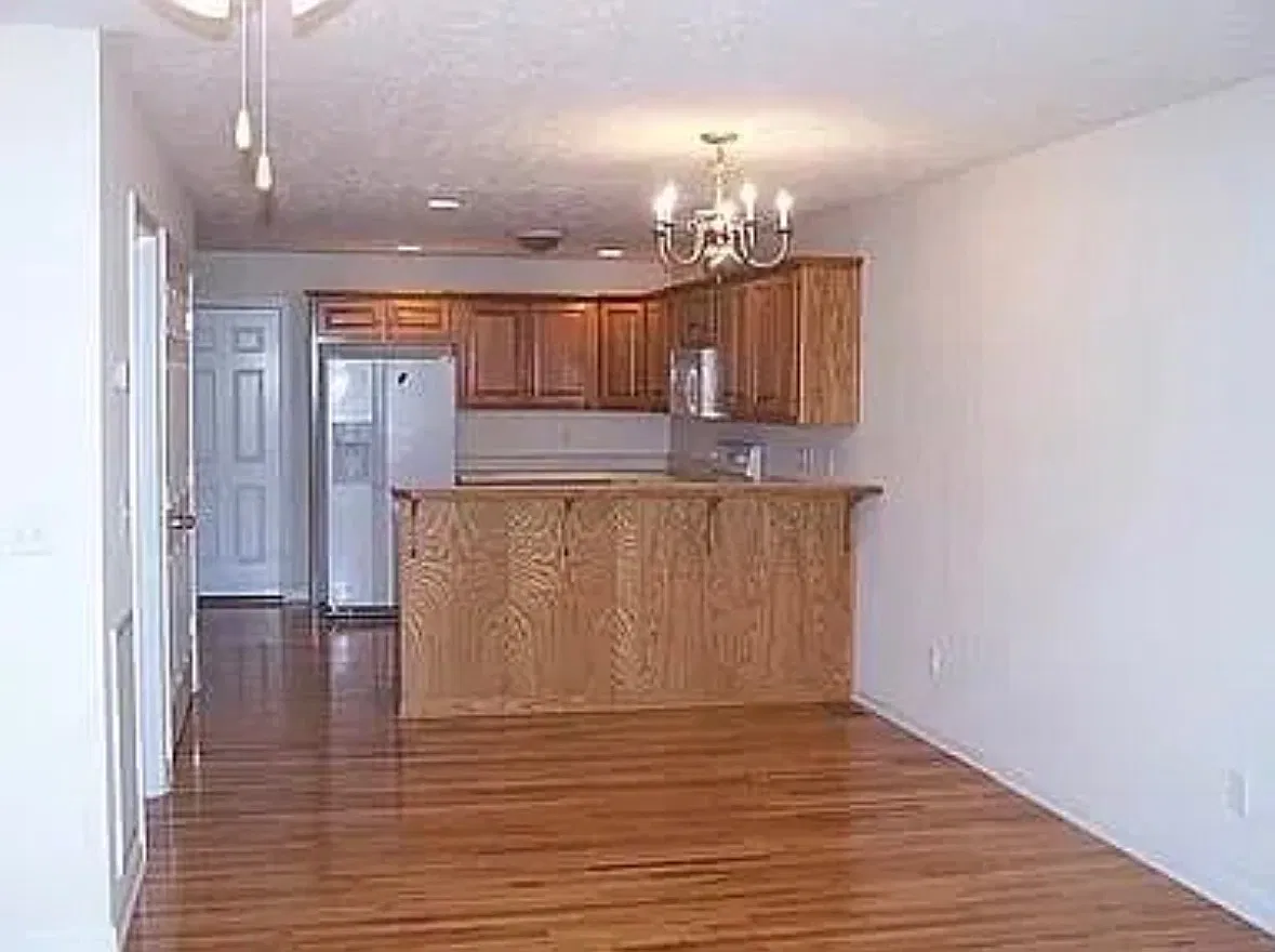 2 bed, 2.5 bath, 1400 sqft, $1,325 — Photo 2